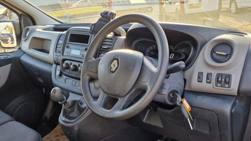 RENAULT TRAFIC