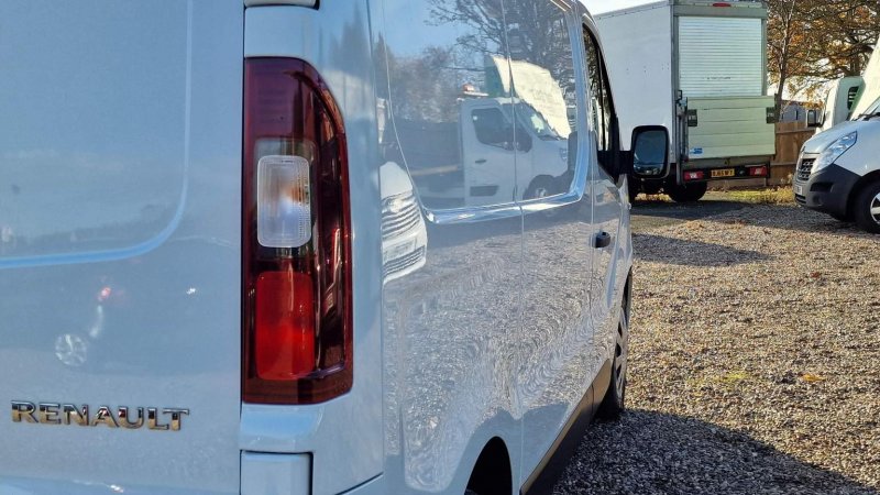 RENAULT TRAFIC