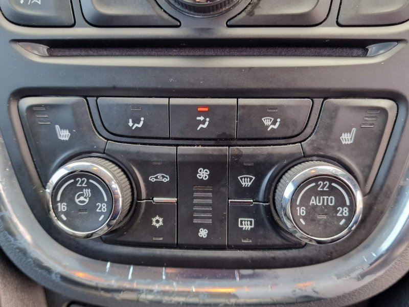 VAUXHALL MOKKA