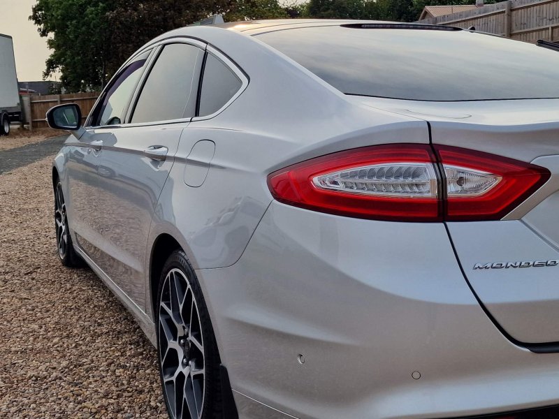 FORD MONDEO
