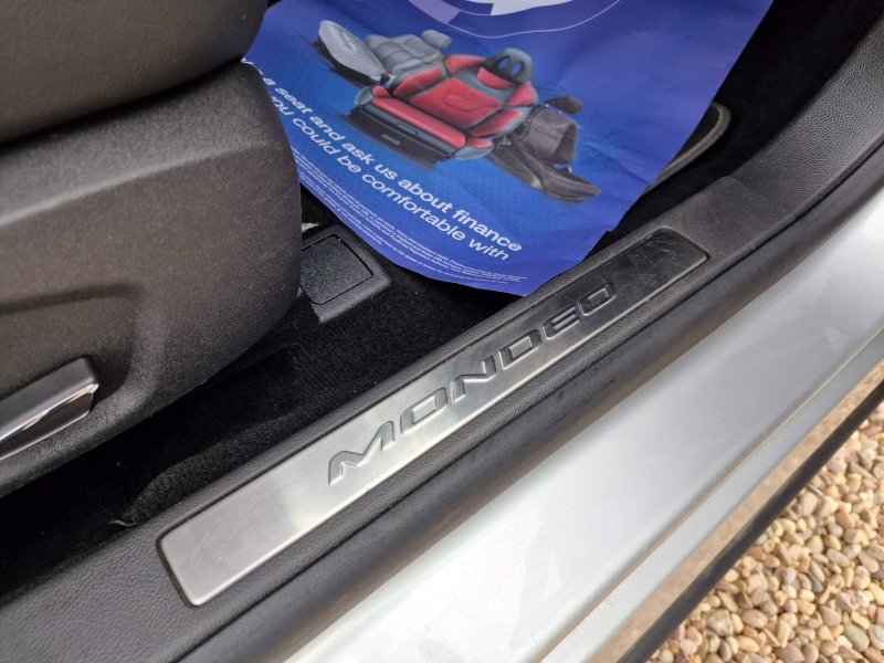 FORD MONDEO