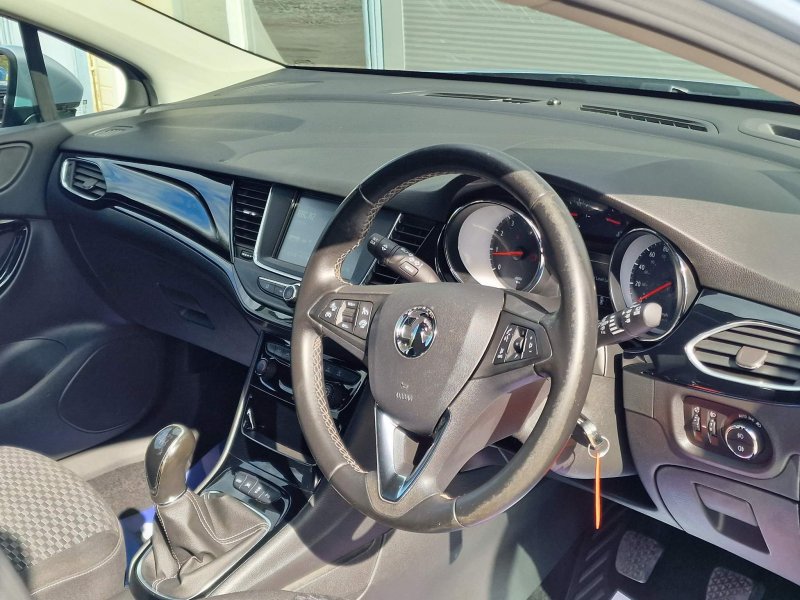 VAUXHALL ASTRA