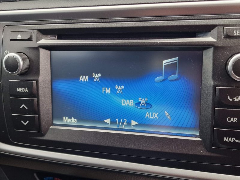 TOYOTA AURIS