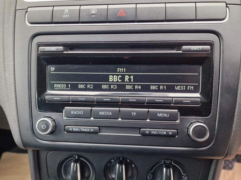 VOLKSWAGEN POLO